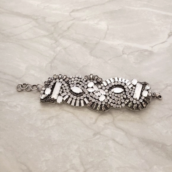 ✨ Stella and Dot Gala Gray Fabric Rhinestone Crystal Cluster Statement Bracelet - Picture 1 of 12